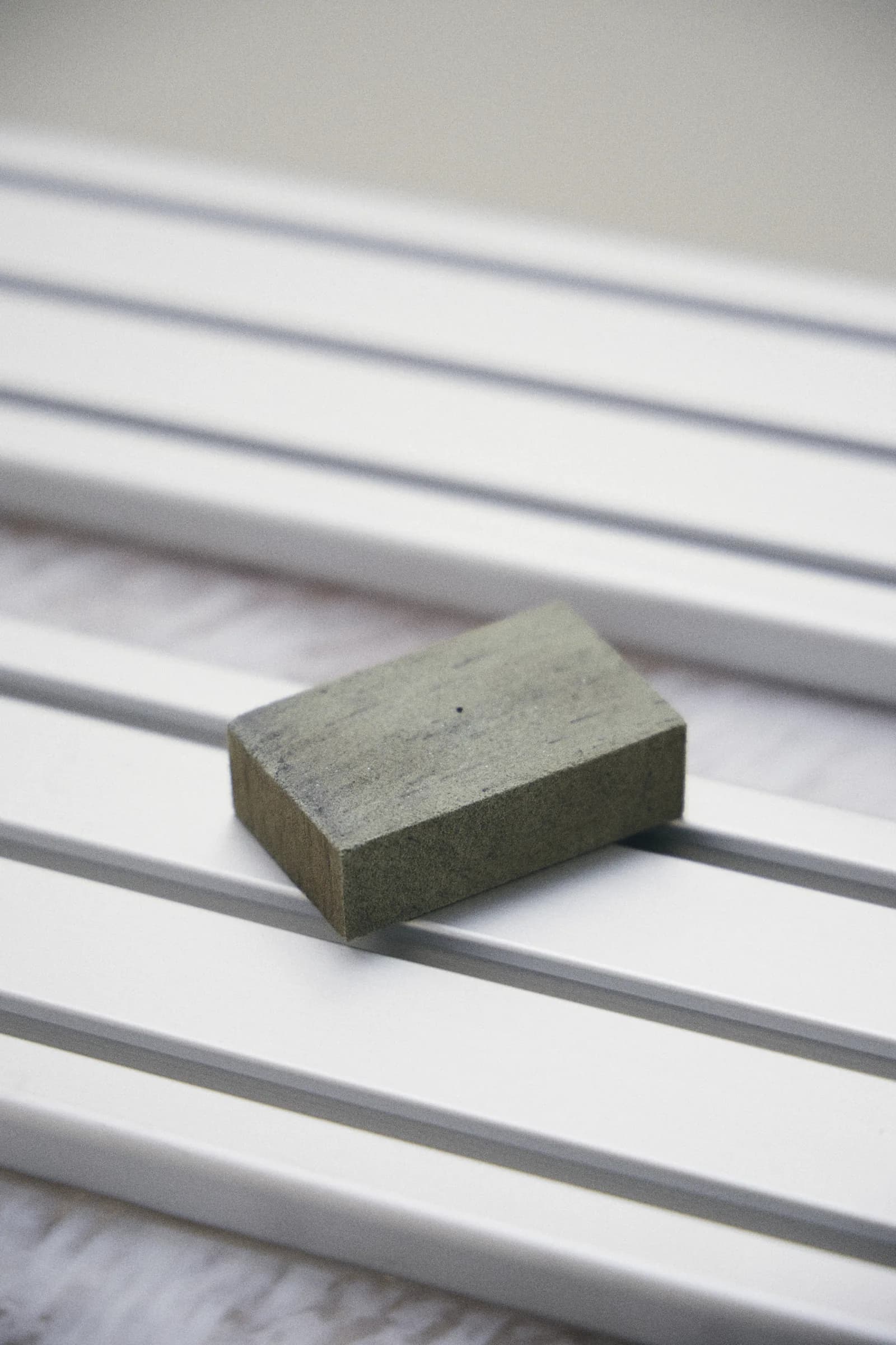 material — aluminium 6060 T66 — leicht, stabil, 100% recycelbar. eloxiert, nicht lackiert. ein material, das nicht altert.